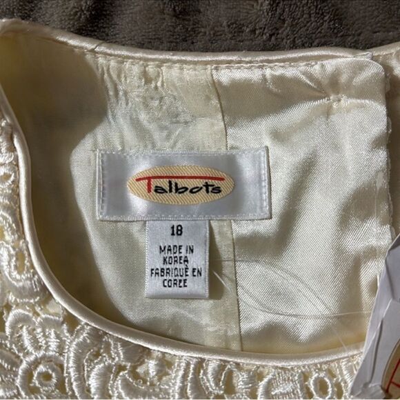 Talbots 18 Lux Lace Satin Button Back Elegant Embroidered Floral Top - Picture 7 of 10